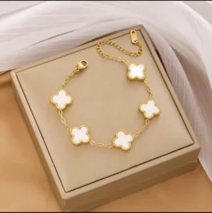 White Clover Chain Bracelet