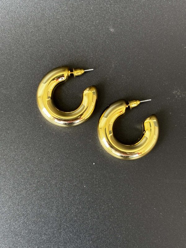 Classic Enti-tarnish Hoop Earrings - Image 2