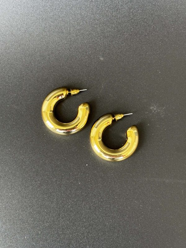 Classic Enti-tarnish Hoop Earrings - Image 3