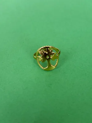 Vintage Elegance Lucky Clover Ring